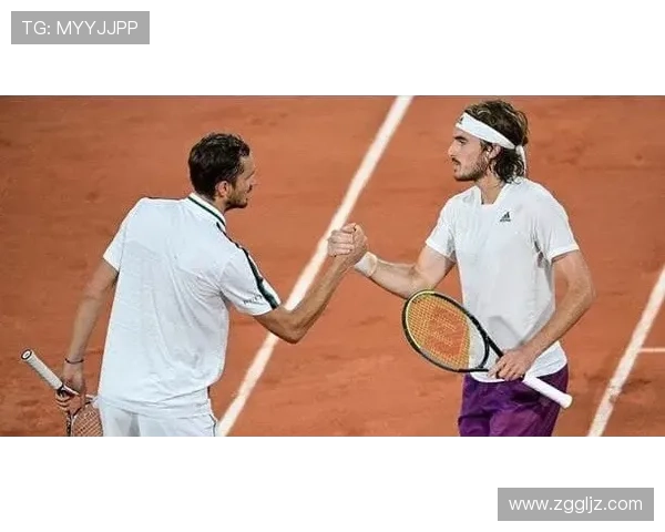 郑钦文红土首胜微弱反超王欣瑜